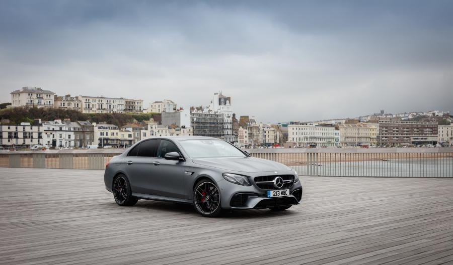  Mercedes-AMG E63 S 4Matic+ 2017 года  (UK) (фото 38 из 40)